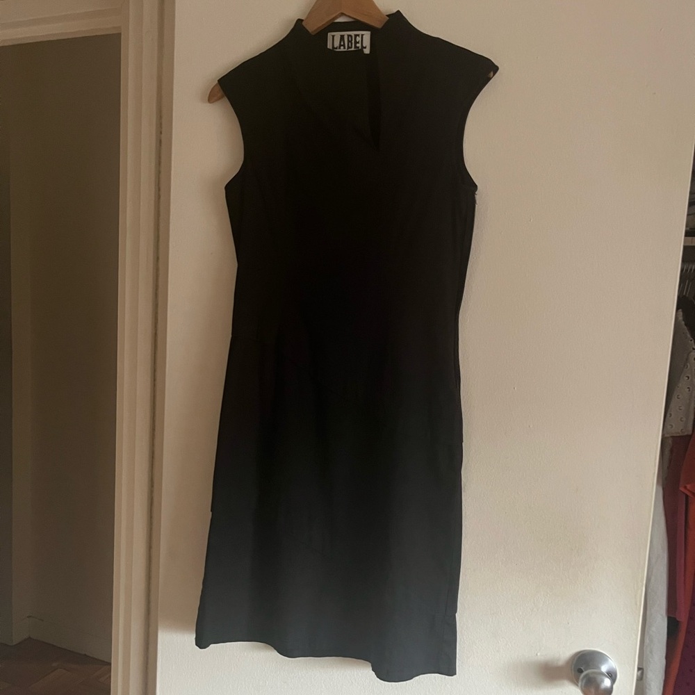 Elegant Black Sleeveless Midi Dress